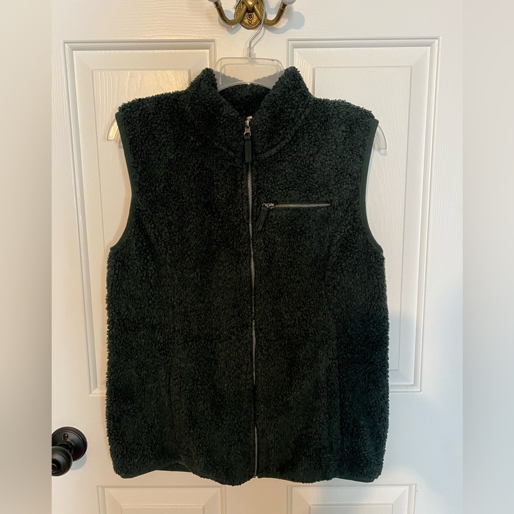 Ultimate Terrain Sherpa Dark Green Vest for Women. Washed but never worn.